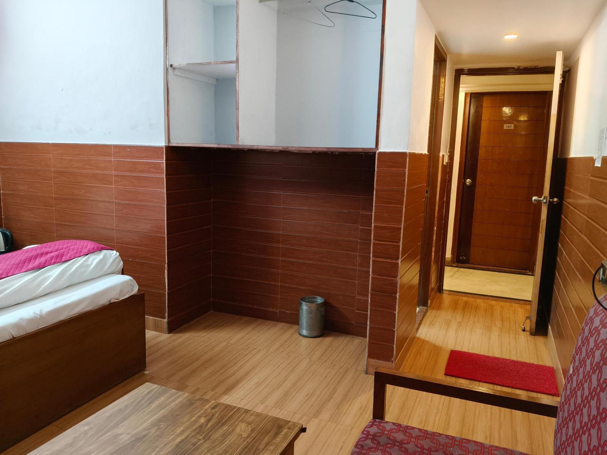 Hotel Kailash Residency 데라둔 외부 사진