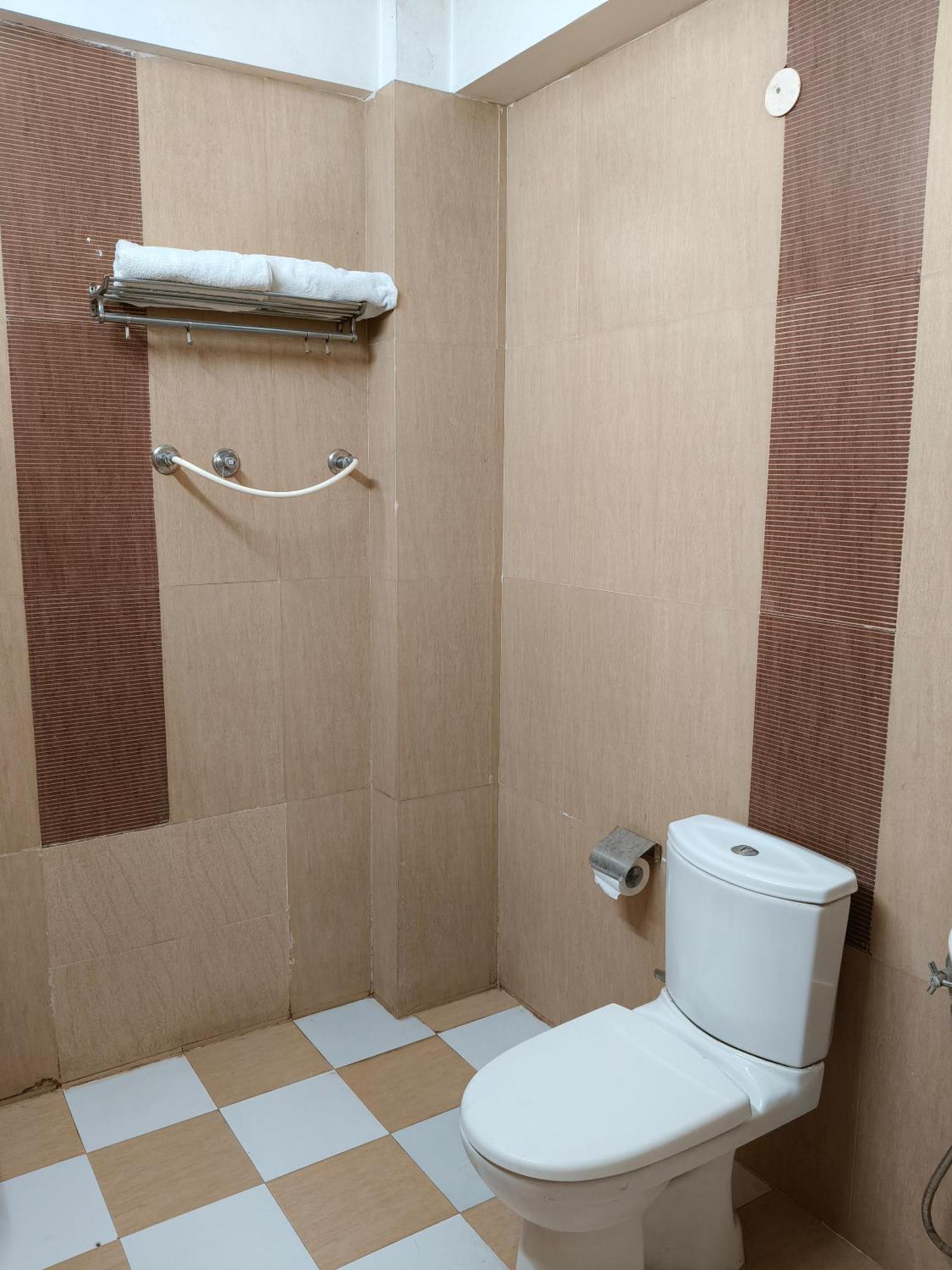 Hotel Kailash Residency 데라둔 외부 사진