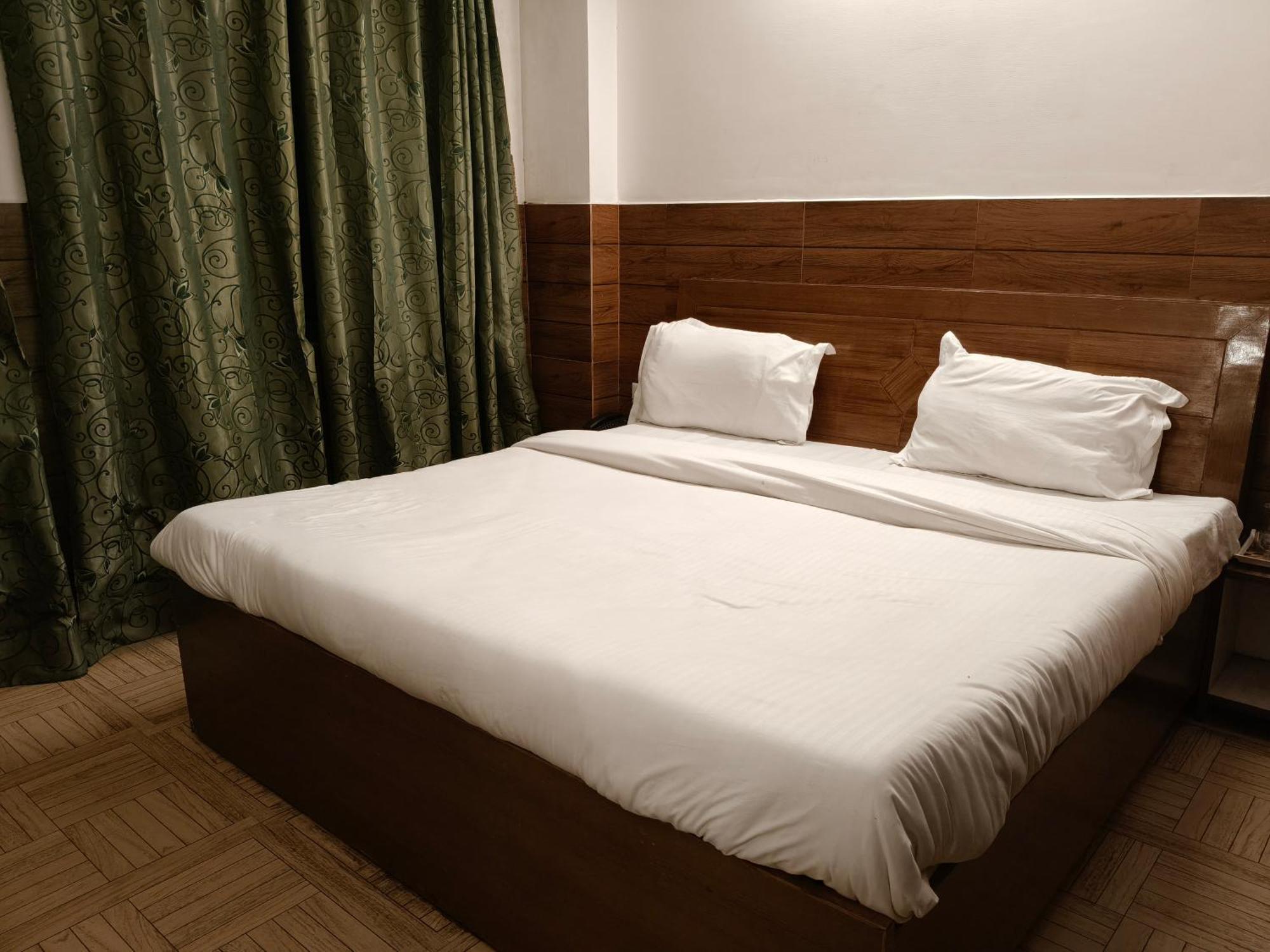 Hotel Kailash Residency 데라둔 외부 사진
